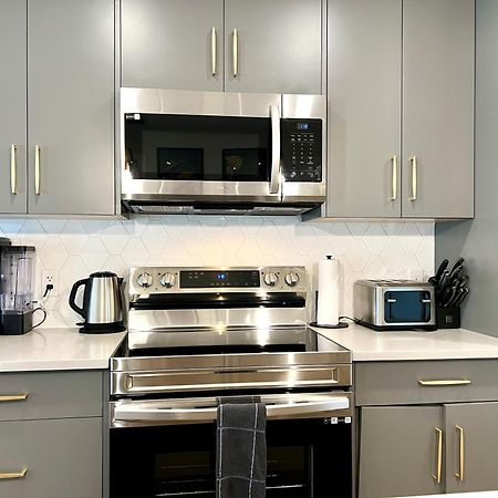 Brand New 2Br Condo With Outdoor Swimming Pool And Hot Tub Canmore Extérieur photo
